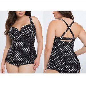 TORRID SKULL DOT PRINT RUCHED TANKINI TOP AND BOTTOM SET SIZE 3
